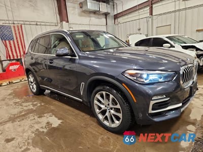 Czwarte zdjęcie samochodu z boku: 2020 BMW X5 XDRIVE40I VIN:5UXCR6C01L9C57106 - miniatura