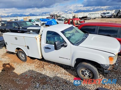 Czwarte zdjęcie samochodu z boku: 2007 GMC SIERRA K2500 HEAVY DUTY VIN:1GDHK24K87E570325 - miniatura