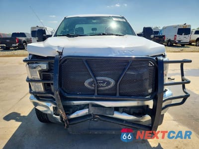 Piąte zdjęcie samochodu w środku: 2019 FORD F250 SUPER DUTY VIN:1FT7X2B69KEG71678 - miniatura