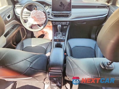 Zdjęcie 8 z 12 samochodu: 2024 JEEP COMPASS LATITUDE VIN:3C4NJDBN7RT607127 - miniatura