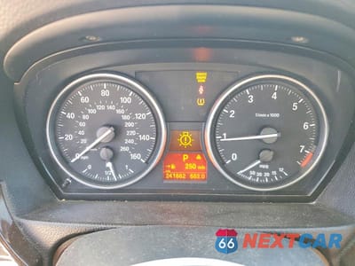 Zdjęcie 9 z 11 samochodu: 2011 BMW 328 XI VIN:WBAPK7C52BF196528 - miniatura