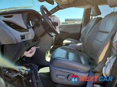 Zdjęcie 7 z 13 samochodu: 2019 TOYOTA SIENNA XLE 8-PASSENGER VIN:5TDYZ3DC2KS995282 - miniatura