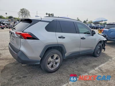 Trzecie zdjęcie samochodu z tyłu: 2022 TOYOTA RAV4 XLE VIN:2T3W1RFV2NW205689 - miniatura