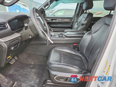 Zdjęcie 7 z 11 samochodu: 2022 JEEP WAGONEER SERIES III VIN:1C4SJVDTXNS200659 - miniatura