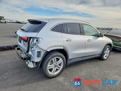 Trzecie zdjęcie samochodu z tyłu: 2021 MERCEDES-BENZ GLA 250 4MATIC VIN:W1N4N4HBXMJ251214 - miniatura