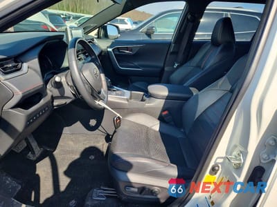 Zdjęcie 7 z 13 samochodu: 2022 TOYOTA RAV4 PRIME XSE VIN:JTMFB3FV3ND099311 - miniatura