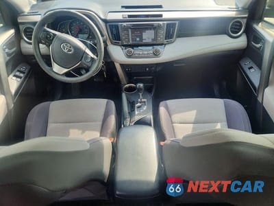 Zdjęcie 8 z 12 samochodu: 2015 TOYOTA RAV4 XLE VIN:JTMRFREV8FD134948 - miniatura