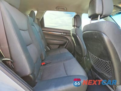 Zdjęcie 11 z 13 samochodu: 2013 KIA SORENTO LX VIN:5XYKTDA62DG331396 - miniatura