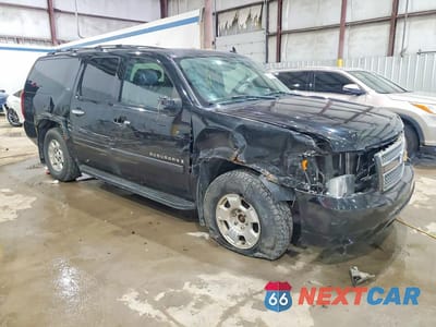 Czwarte zdjęcie samochodu z boku: 2008 CHEVROLET SUBURBAN K1500 LS VIN:3GNFK16398G172716 - miniatura