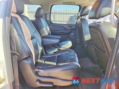 Zdjęcie 11 z 13 samochodu: 2011 CHEVROLET SUBURBAN K1500 LT VIN:1GNSKJE34BR115170 - miniatura