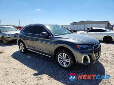 Czwarte zdjęcie samochodu z boku: 2023 AUDI Q5 PREMIUM 45 VIN:WA1GAAFY1P2154983 - miniatura