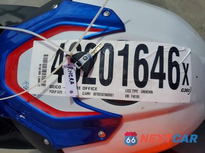 Zdjęcie 8 z 9 samochodu: 2022 BMW S 1000 RR VIN:WB10E2304N6F48189 - miniatura