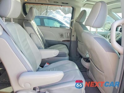Zdjęcie 11 z 13 samochodu: 2011 TOYOTA SIENNA XLE VIN:5TDDK3DC6BS023610 - miniatura