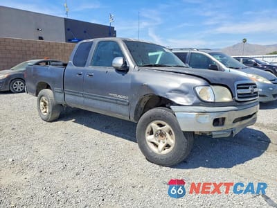 Czwarte zdjęcie samochodu z boku: 2000 TOYOTA TUNDRA SR5 VIN:5TBRT3412YS117826 - miniatura