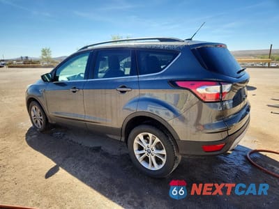 Drugie zdjęcie samochodu z przodu: 2018 FORD ESCAPE SE VIN:1FMCU0GDXJUC91381 - miniatura