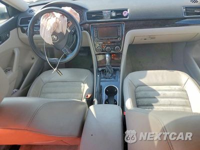 Zdjęcie 8 z 12 samochodu: 2014 VOLKSWAGEN PASSAT VIN:1VWCT7A33EC015603 - miniatura
