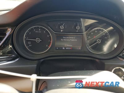 Zdjęcie 9 z 12 samochodu: 2018 BUICK REGAL VIN:W04GP6SX5J1158962 - miniatura