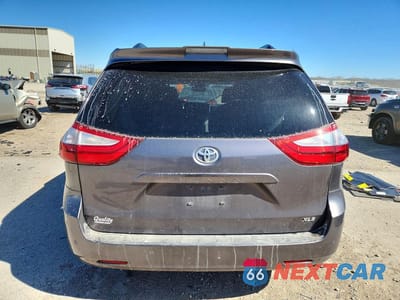 Zdjęcie 6 z 13 samochodu: 2019 TOYOTA SIENNA XLE 8-PASSENGER VIN:5TDYZ3DC2KS995282 - miniatura