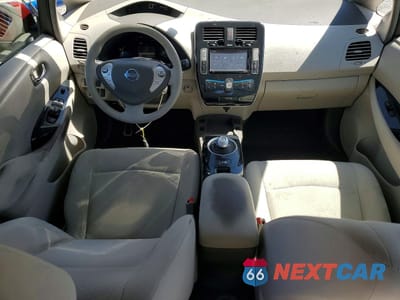 Zdjęcie 8 z 13 samochodu: 2011 NISSAN LEAF SV VIN:JN1AZ0CP4BT000557 - miniatura