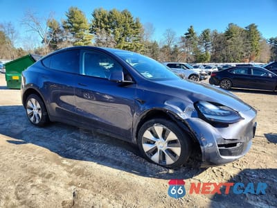 Czwarte zdjęcie samochodu z boku: 2023 TESLA MODEL Y VIN:7SAYGDEE0PF611137 - miniatura