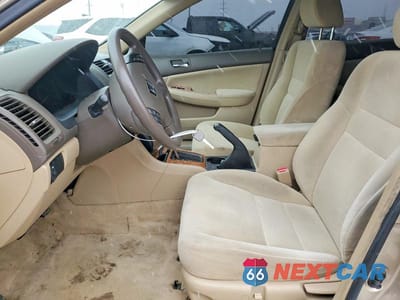 Zdjęcie 7 z 12 samochodu: 2004 HONDA ACCORD EX VIN:1HGCM56644A030629 - miniatura