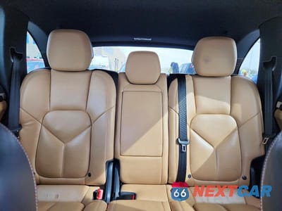 Zdjęcie 10 z 12 samochodu: 2016 PORSCHE CAYENNE VIN:WP1AA2A27GLA00596 - miniatura