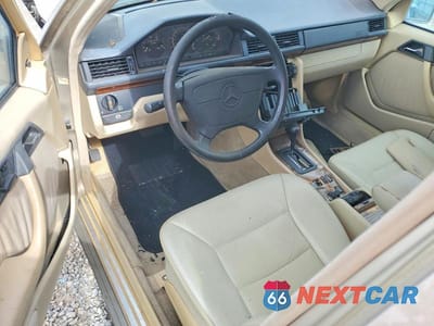 Zdjęcie 8 z 11 samochodu: 1992 MERCEDES-BENZ 300 E VIN:WDBEA30EXNB604004 - miniatura