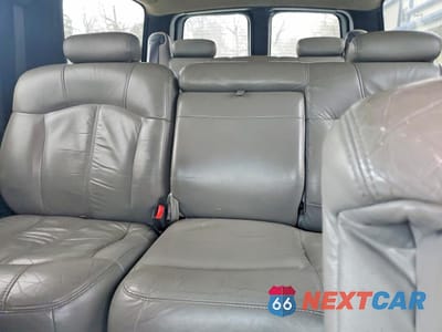 Zdjęcie 10 z 13 samochodu: 2001 CHEVROLET SUBURBAN K1500 VIN:1GNFK16T71J228141 - miniatura