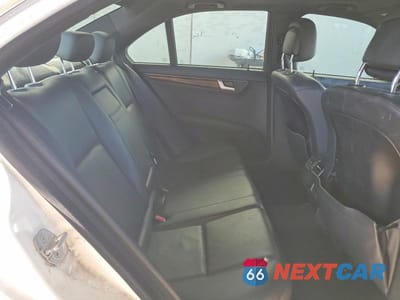 Zdjęcie 10 z 11 samochodu: 2014 MERCEDES-BENZ C 250 VIN:WDDGF4HB9ER312563 - miniatura