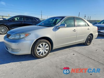 2006 TOYOTA CAMRY LE 4T1BE32K06U685950 - główne zdjęcie licytacji z USA - miniatura