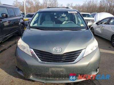 Piąte zdjęcie samochodu w środku: 2013 TOYOTA SIENNA LE 7-PASSENGER VIN:5TDJK3DC2DS060224 - miniatura