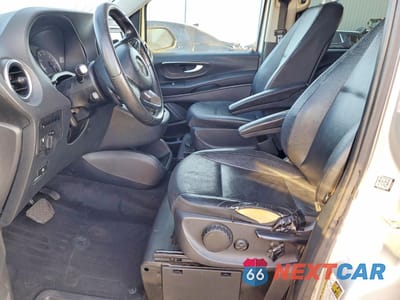 Zdjęcie 7 z 14 samochodu: 2016 MERCEDES-BENZ METRIS VIN:WD4PG2EE6G3090988 - miniatura