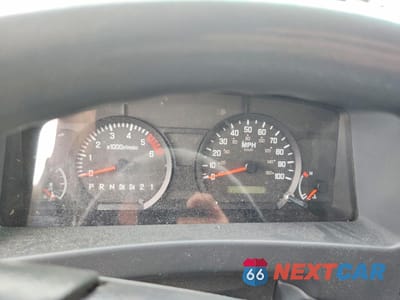 Zdjęcie 8 z 10 samochodu: 2013 ISUZU NPR HD BOX TRUCK VIN:54DC4W1BXDS802064 - miniatura