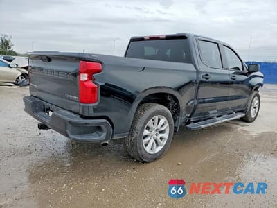 Trzecie zdjęcie samochodu z tyłu: 2025 CHEVROLET SILVERADO C1500 CUSTOM VIN:1GCPABEK6SZ119123 - miniatura