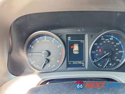 Zdjęcie 9 z 11 samochodu: 2018 TOYOTA RAV4 LE VIN:JTMZFREV5JJ725703 - miniatura