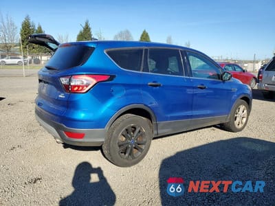 Trzecie zdjęcie samochodu z tyłu: 2017 FORD ESCAPE SE VIN:1FMCU9G97HUB04317 - miniatura