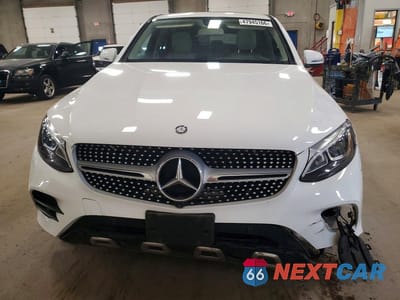 Piąte zdjęcie samochodu w środku: 2017 MERCEDES-BENZ GLC COUPE 300 4MATIC VIN:WDC0J4KB2HF243749 - miniatura