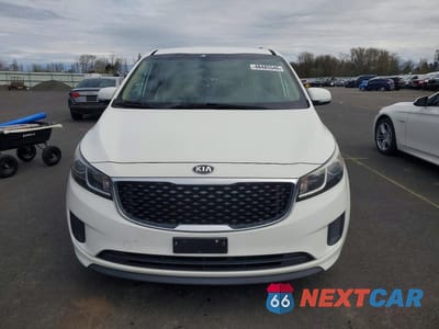 Piąte zdjęcie samochodu w środku: 2015 KIA SEDONA LX VIN:KNDMB5C12F6066052 - miniatura