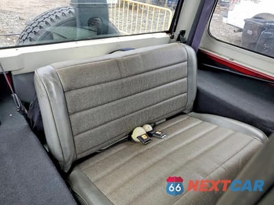Zdjęcie 10 z 12 samochodu: 1994 JEEP WRANGLER / YJ SE VIN:1J4FY29S6RP438796 - miniatura
