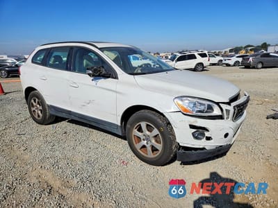 Czwarte zdjęcie samochodu z boku: 2010 VOLVO XC60 3.2 VIN:YV4960DL9A2075986 - miniatura