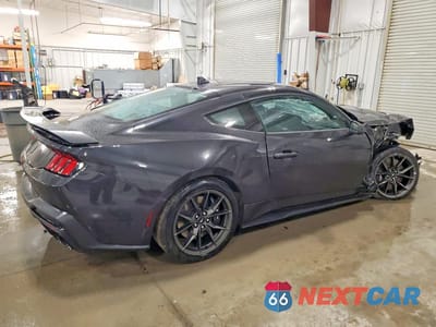 Trzecie zdjęcie samochodu z tyłu: 2024 FORD MUSTANG DARK HORSE VIN:1FA6P8R08R5502252 - miniatura