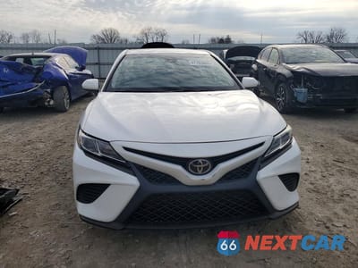 Piąte zdjęcie samochodu w środku: 2020 TOYOTA CAMRY SE VIN:4T1G11AK9LU343254 - miniatura