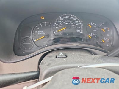 Zdjęcie 9 z 11 samochodu: 2005 GMC NEW SIERRA K1500 VIN:1GTEK19B15E340343 - miniatura