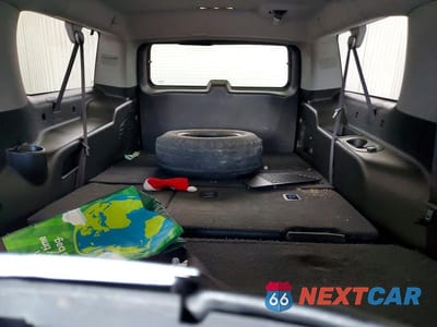Zdjęcie 10 z 13 samochodu: 2016 CHEVROLET SUBURBAN C1500 LT VIN:1GNSCHKC9GR111780 - miniatura