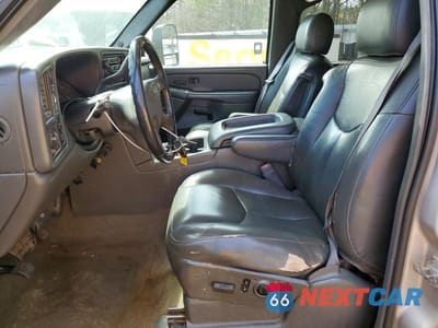 Zdjęcie 7 z 12 samochodu: 2006 CHEVROLET SILVERADO K3500 VIN:1GCJK33D86F177898 - miniatura