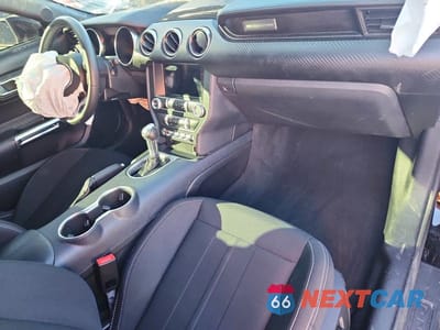 Zdjęcie 8 z 11 samochodu: 2022 FORD MUSTANG VIN:1FA6P8TH5N5110239 - miniatura