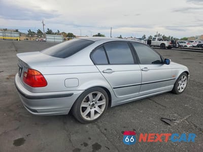 Trzecie zdjęcie samochodu z tyłu: 2001 BMW 325 I VIN:WBAAV33431FU81752 - miniatura