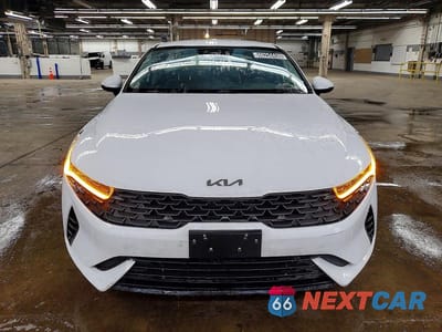 Piąte zdjęcie samochodu w środku: 2023 KIA K5 LXS VIN:5XXG14J25PG195363 - miniatura