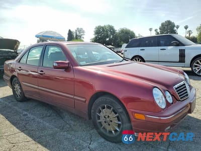 Czwarte zdjęcie samochodu z boku: 2001 MERCEDES-BENZ E 320 VIN:WDBJF65JX1B354751 - miniatura