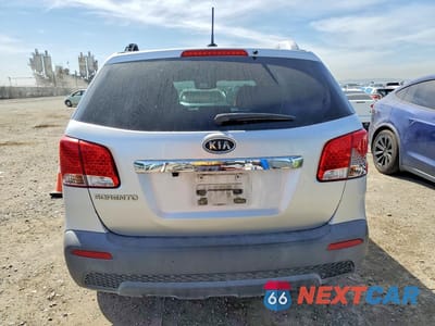 Zdjęcie 6 z 13 samochodu: 2011 KIA SORENTO LX VIN:5XYKT3A18BG040011 - miniatura